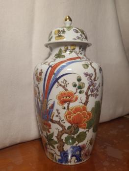 Vase mit Deckel, Porzellan - China -