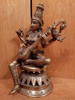 Messing-Figur, Göttin Sarasvati  - Indien - 21. Jahrhundert