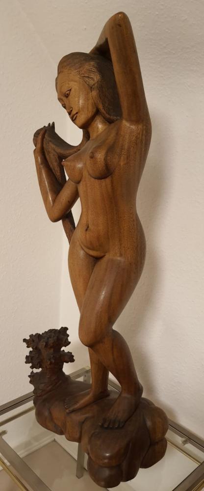 Holz-Figur, Junges Mädchen  - Bali - Mitte 20. Jahrhundert